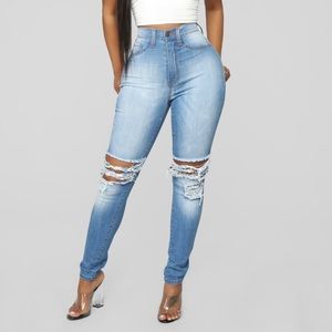 ⭐️ Fashion Nova Distressed Jeans